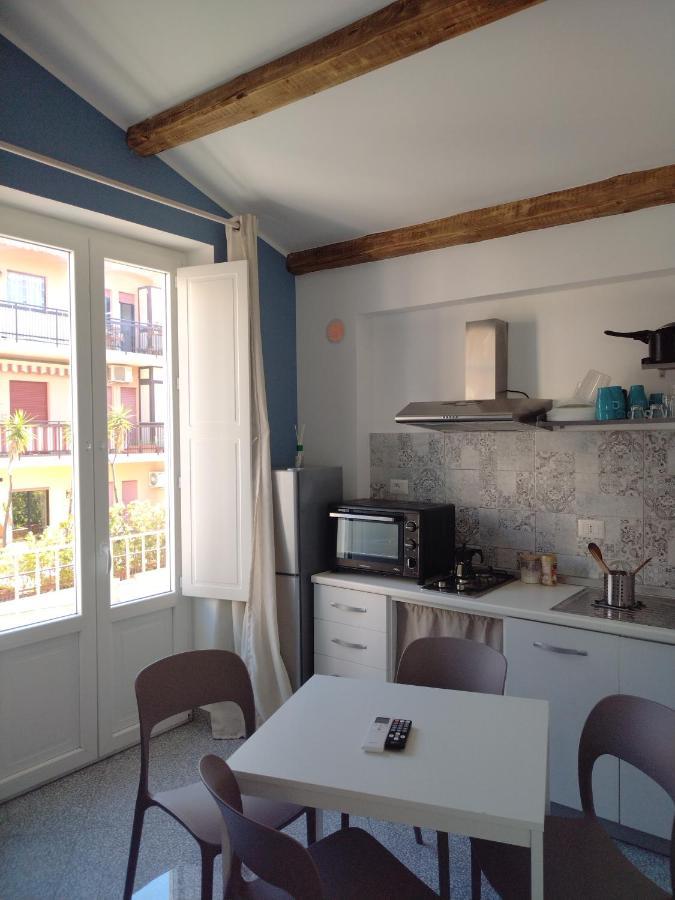 La Reggia Apartments Milazzo Bagian luar foto