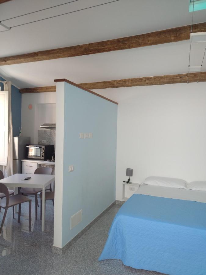 La Reggia Apartments Milazzo Bagian luar foto