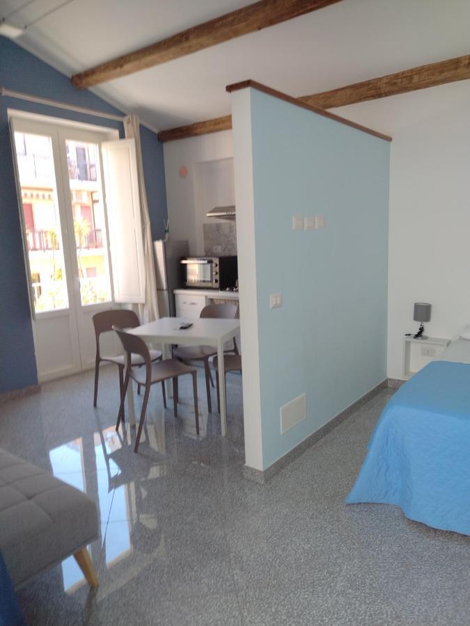 La Reggia Apartments Milazzo Bagian luar foto