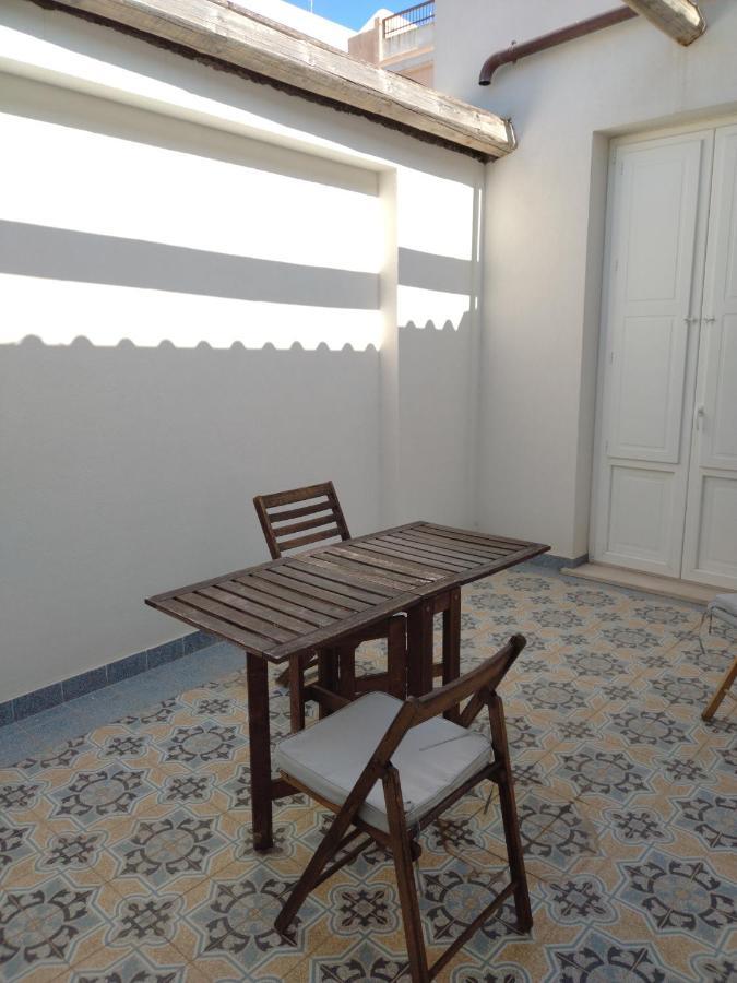 La Reggia Apartments Milazzo Bagian luar foto