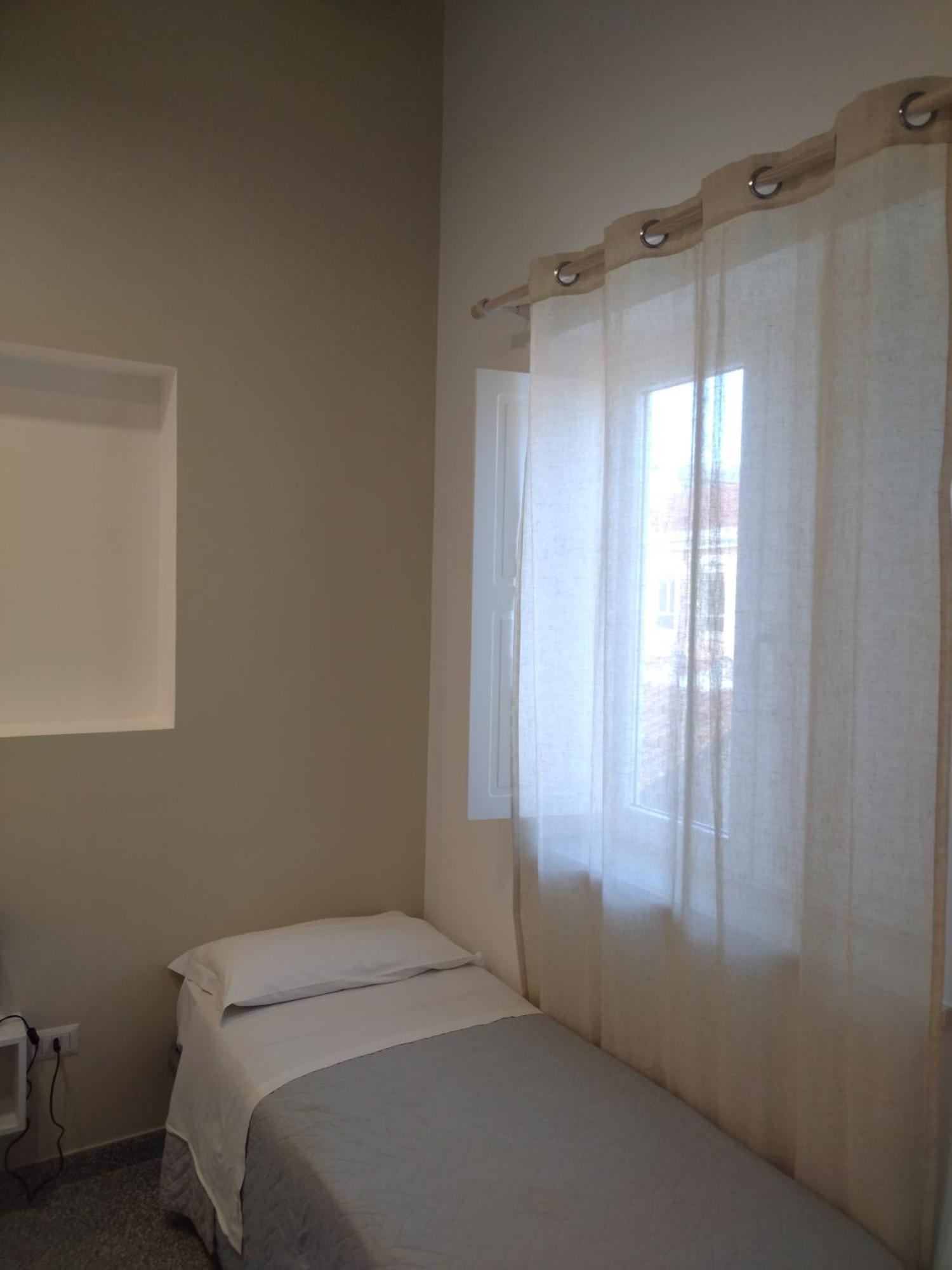 La Reggia Apartments Milazzo Bagian luar foto